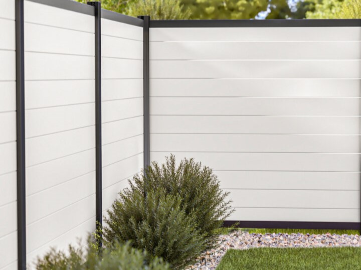 Photo of a mixed material privacy fence Treasure Valley, Idaho